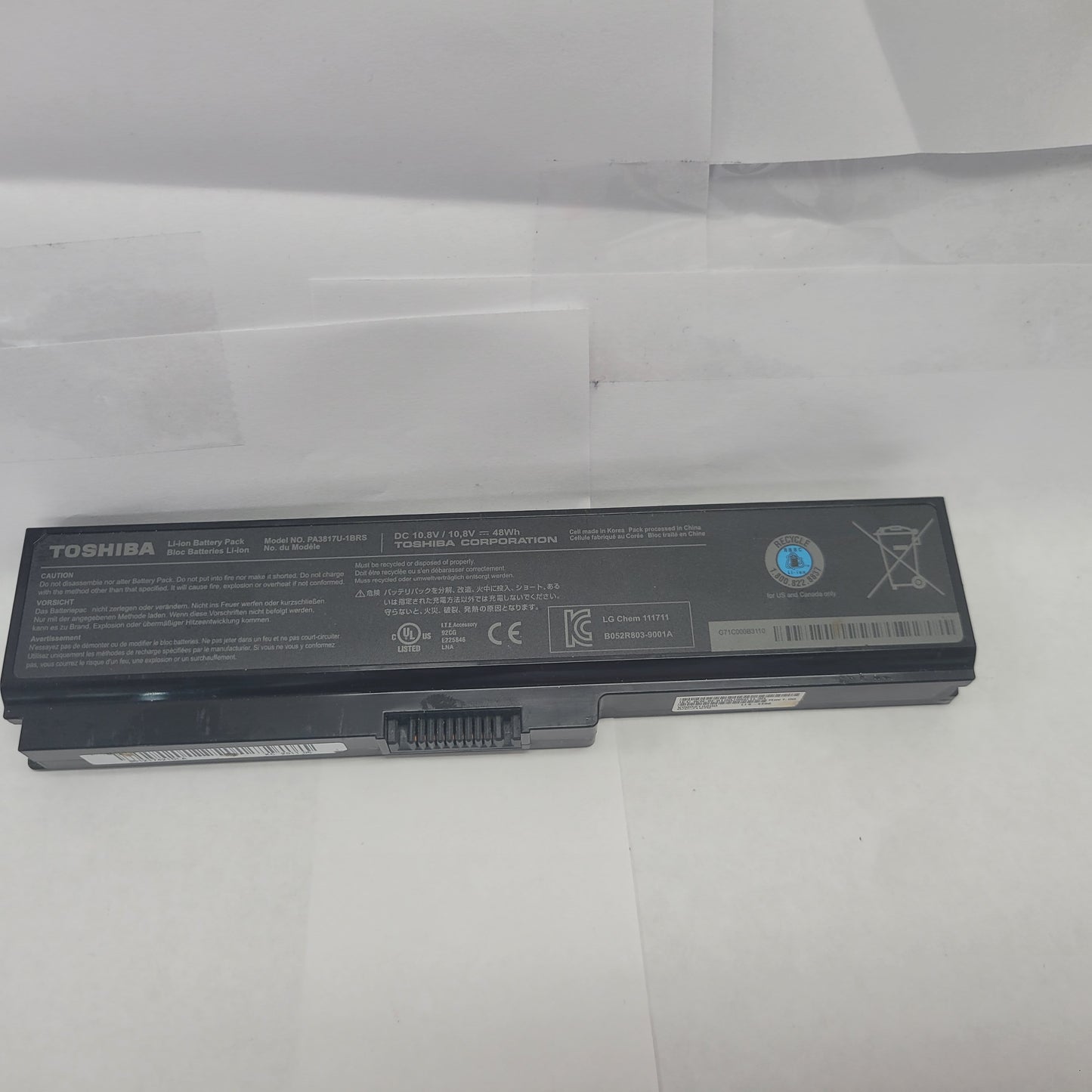 Toshiba  Model: PA3817U-1BRS 10.8V 48Wh Battery
